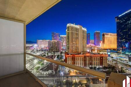 Mgm Signature-15-717 F1 Track & Strip View Balcony Las Vegas Exteriör bild