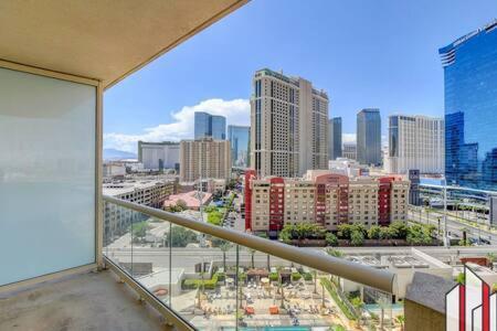 Mgm Signature-15-717 F1 Track & Strip View Balcony Las Vegas Exteriör bild
