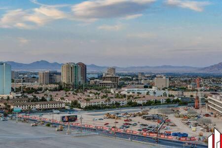 Mgm Signature-15-717 F1 Track & Strip View Balcony Las Vegas Exteriör bild